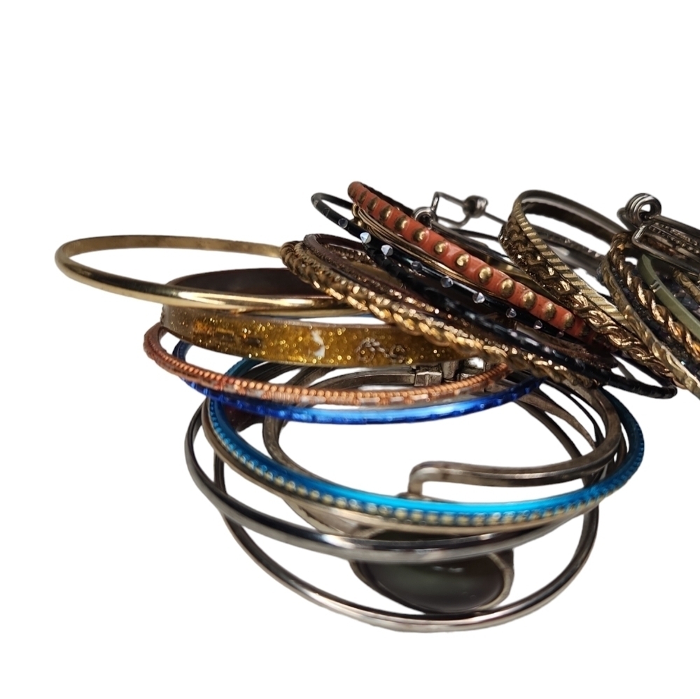 Lotsa Bracelets! - Picture 3 of 8
